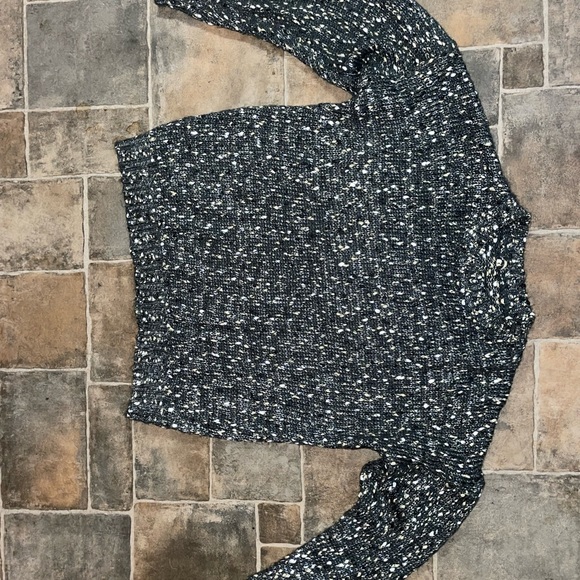 Shein medium wool knitted sweater. Super warm and cozy black soler and gold - Picture 3 of 5